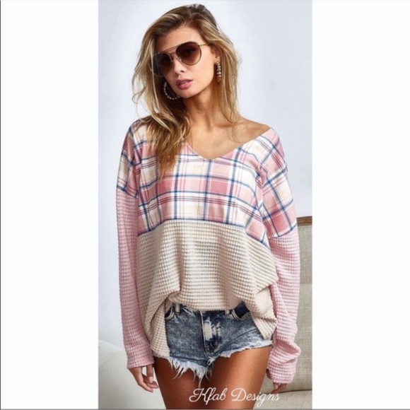 🩷🩷SOLD🩷🩷New V Neck Blush Combo Super Soft Check Waffle Knit Color Block Top - Picture 8 of 13